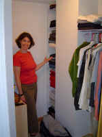 Closet.JPG (31352 bytes)